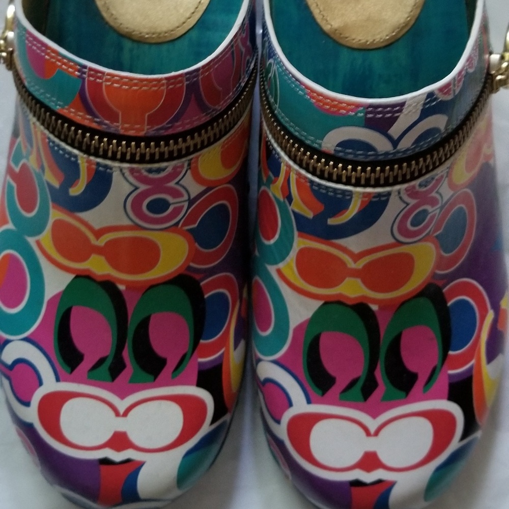 Coach clogs